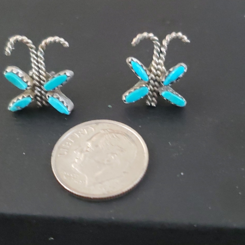 STERLING SILVER TURQUOISE CUTE LITTLE EARRINGS